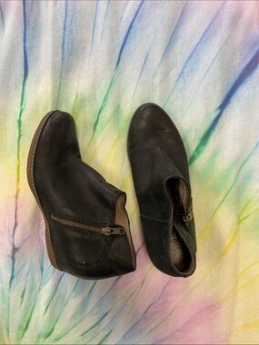 Dansko Black Leather Ankle Booties with Side Zipper